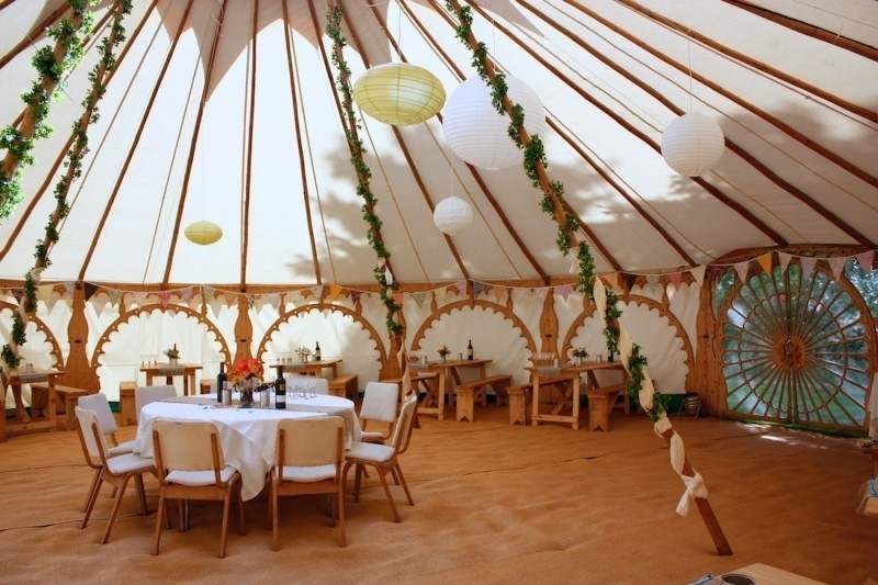 wedding-tent-decoration-ideas-13 88+ Unique Ideas for Decorating Your Outdoor Wedding