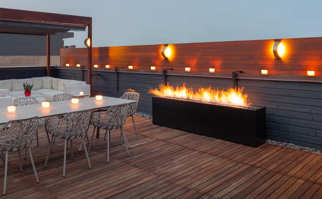 21 flaming backdrop fireplace idea homebnc 8 Delightful and Affordable Fire pit Decoration Designs - 22