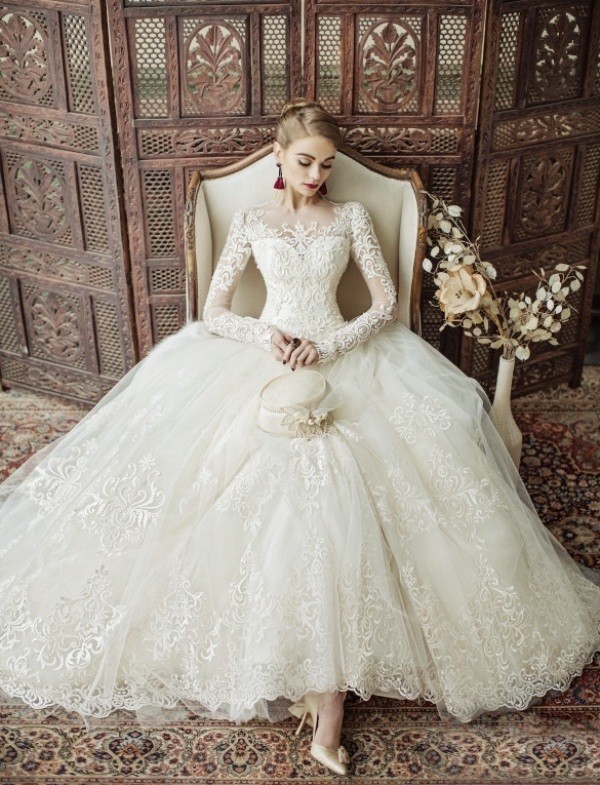 84+ Coolest Wedding Dresses for Muslim Brides 109 Muslim wedding dresses 107 84+ Coolest Wedding Dresses for Muslim Brides - 109