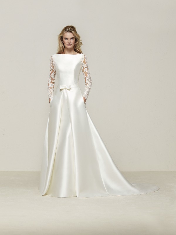 84+ Coolest Wedding Dresses for Muslim Brides 120 Muslim wedding dresses 118 84+ Coolest Wedding Dresses for Muslim Brides - 120