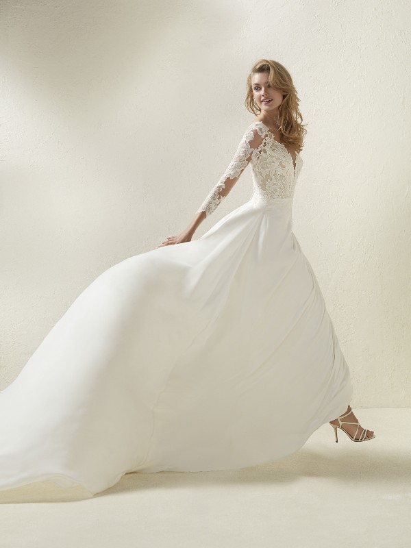 84+ Coolest Wedding Dresses for Muslim Brides 121 Muslim wedding dresses 119 84+ Coolest Wedding Dresses for Muslim Brides - 121
