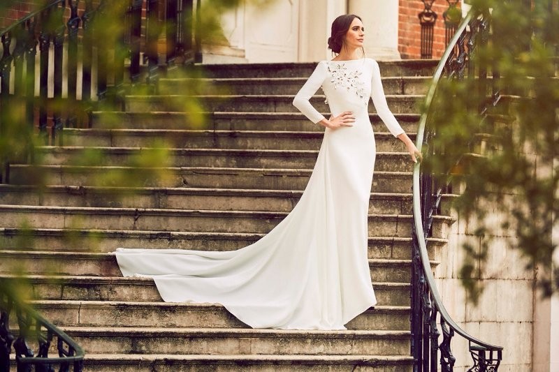 84+ Coolest Wedding Dresses for Muslim Brides 132 Muslim wedding dresses 130 84+ Coolest Wedding Dresses for Muslim Brides - 132