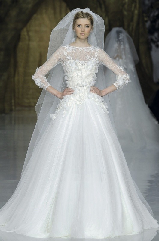 84+ Coolest Wedding Dresses for Muslim Brides 16 Muslim wedding dresses 14 84+ Coolest Wedding Dresses for Muslim Brides - 16