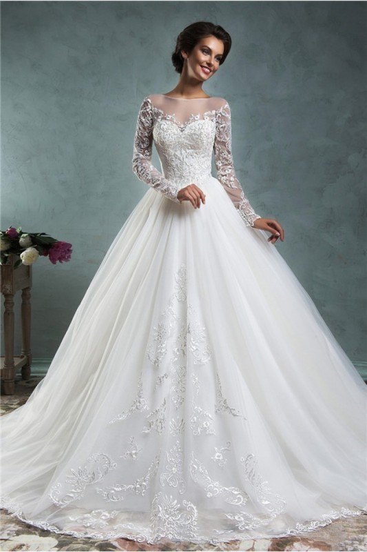 Muslim-wedding-dresses-19 84+ Coolest Wedding Dresses for Muslim Brides in 2020