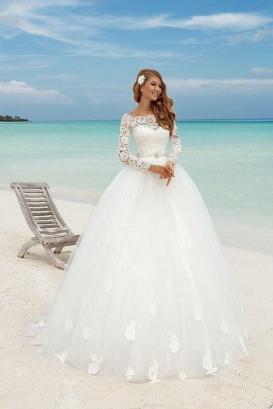 Muslim-wedding-dresses-21 84+ Coolest Wedding Dresses for Muslim Brides in 2020