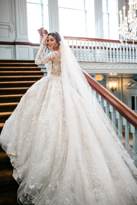Muslim-wedding-dresses-35 84+ Coolest Wedding Dresses for Muslim Brides in 2020
