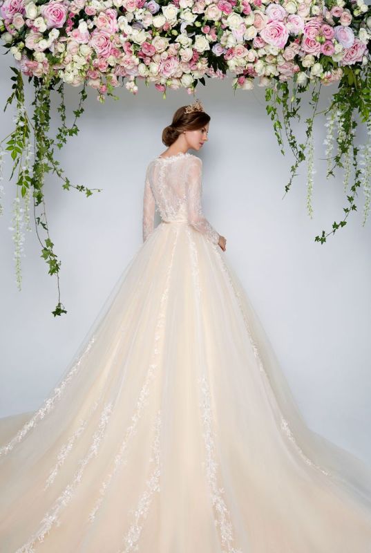 84+ Coolest Wedding Dresses for Muslim Brides 52 Muslim wedding dresses 50 84+ Coolest Wedding Dresses for Muslim Brides - 52
