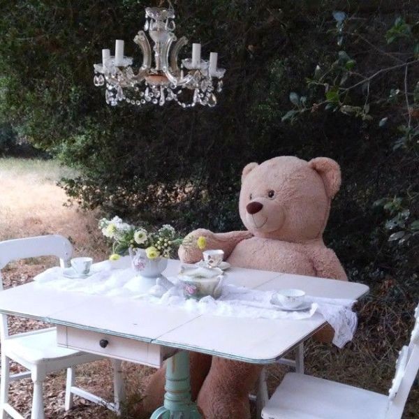 8 Most Unique Wedding Party Ideas 16 antique pieces 5 8 Most Unique Wedding Party Ideas - 16