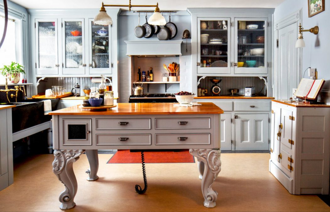 baroque style kitchen island 6 Affordable Organizing and Decoration Ideas for your Kitchen - 19