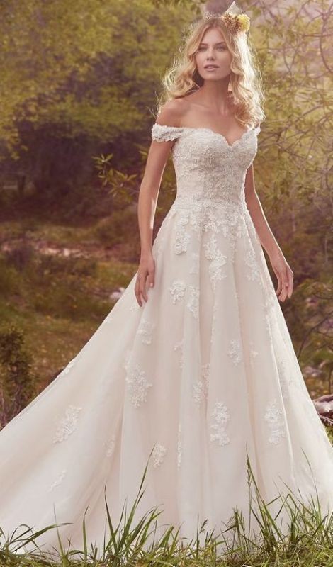 flattering-wedding-dresses-2017-34 89+ Most Flattering Wedding Dresses Brides-to-be Need to See