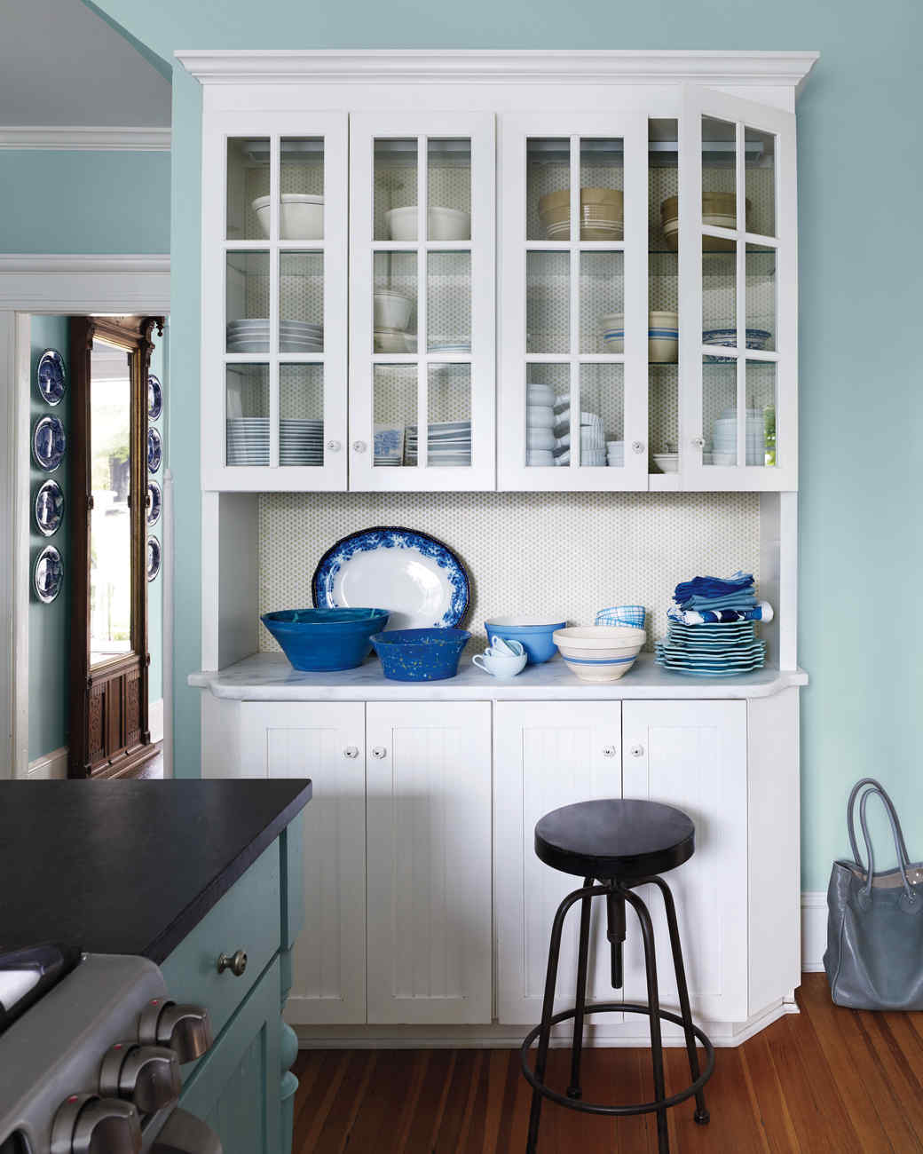 6 Affordable Organizing and Decoration Ideas for your Kitchen 45 kitchen0199189 md110699 vert 6 Affordable Organizing and Decoration Ideas for your Kitchen - 45