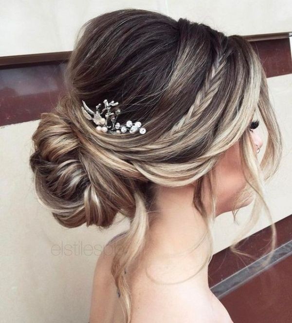 wedding-hairstyles-2017-128 81+ Beautiful Wedding Hairstyles for Elegant Brides in 2021