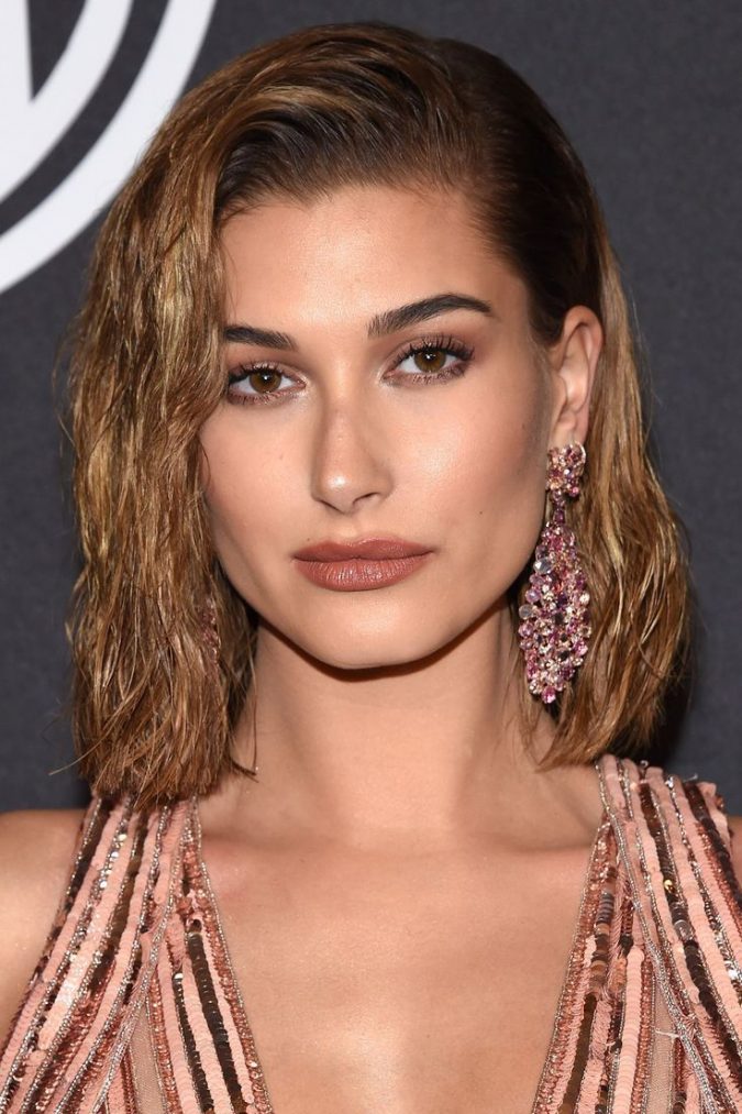 Wet-bob-hairstyle-hailey-baldwin-675x1013 16 Celebrity Hottest Hair Trends for Summer 2022