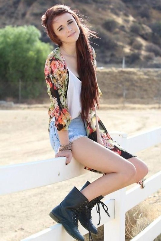 10+ Coolest Back-to-School Outfit Ideas This Year 15 back to school outfits 13 10+ Coolest Back-to-School Outfit Ideas This Year - 15