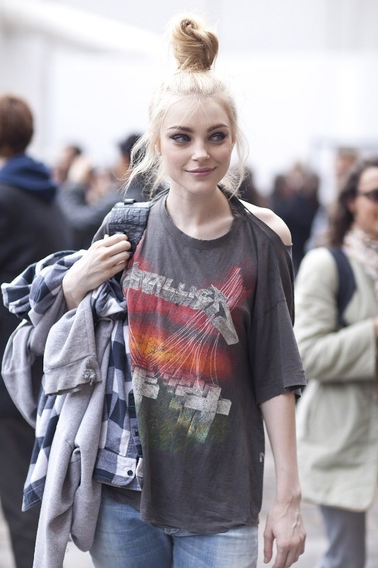 10+ Coolest Back-to-School Outfit Ideas This Year 189 catchy tees for school 11 10+ Coolest Back-to-School Outfit Ideas This Year - 189
