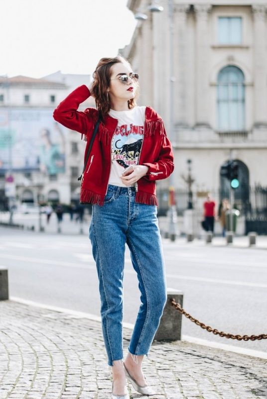catchy-tees-for-school-16 10+ Cool Back-to-School Outfit Ideas for 2020