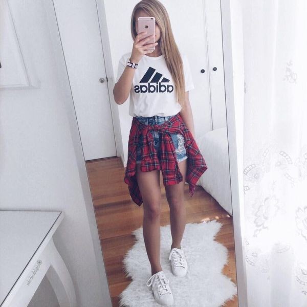 catchy-tees-for-school-20 10+ Cool Back-to-School Outfit Ideas for 2020
