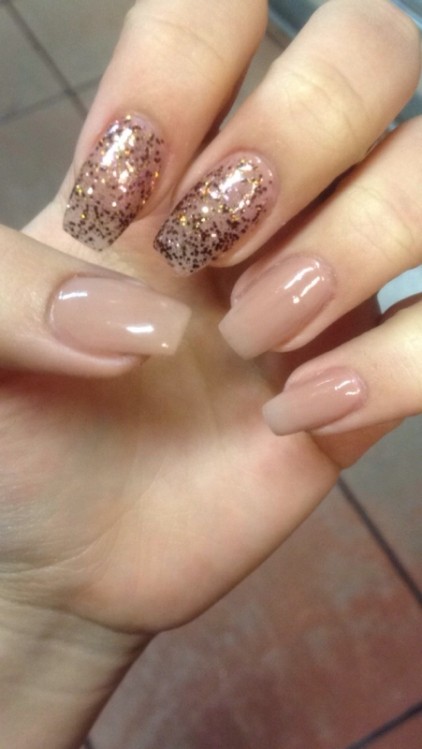 glitter nail art ideas 10 89+ Glitter Nail Art Designs for Shiny & Sparkly Nails - 12