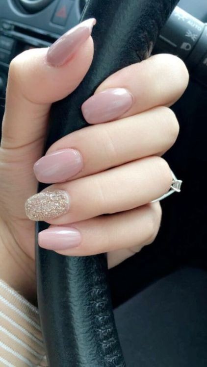 glitter nail art ideas 11 89+ Glitter Nail Art Designs for Shiny & Sparkly Nails - 13
