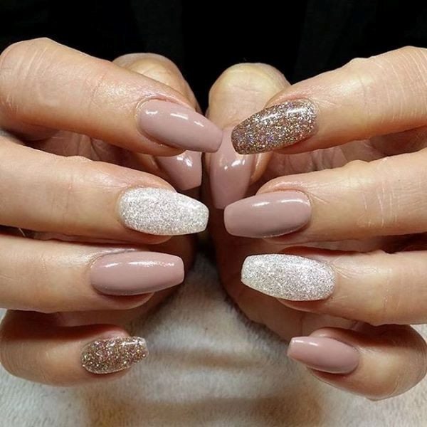 glitter nail art ideas 121 89+ Glitter Nail Art Designs for Shiny & Sparkly Nails - 123