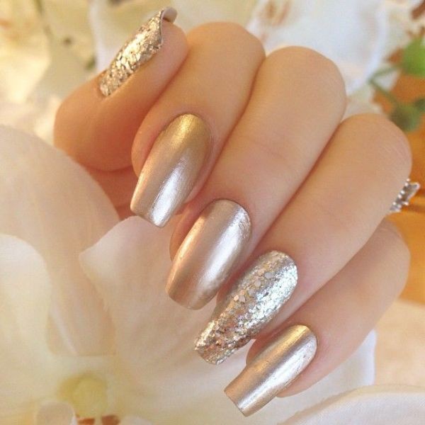 glitter nail art ideas 124 89+ Glitter Nail Art Designs for Shiny & Sparkly Nails - 126