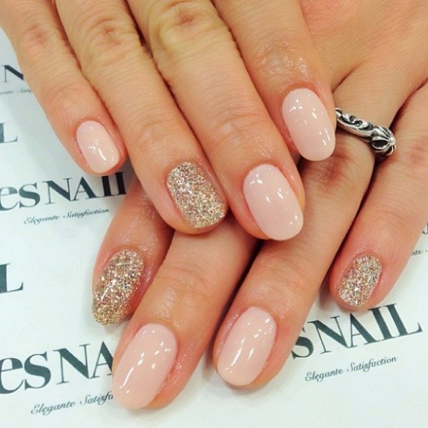 glitter nail art ideas 130 89+ Glitter Nail Art Designs for Shiny & Sparkly Nails - 132