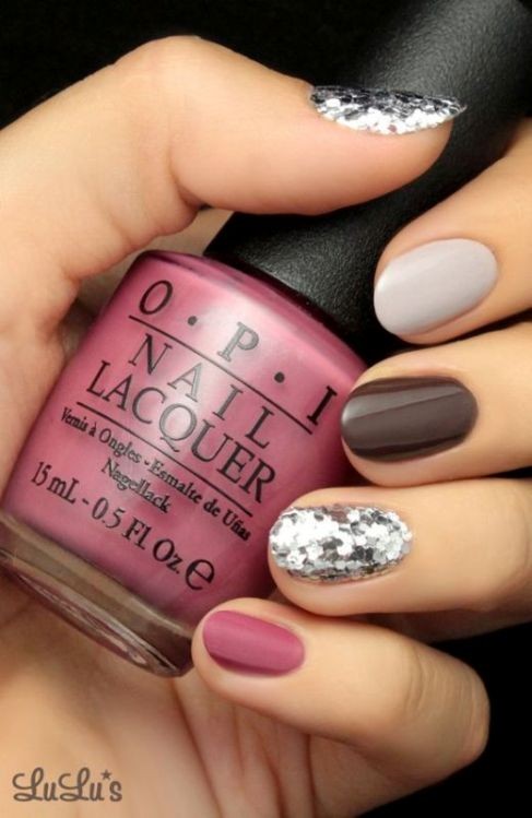 glitter nail art ideas 17 89+ Glitter Nail Art Designs for Shiny & Sparkly Nails - 19