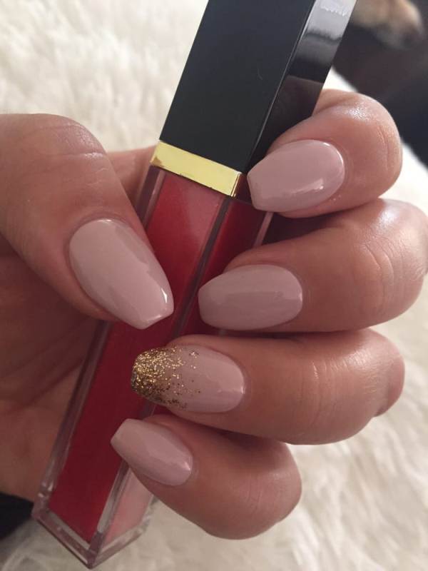 glitter nail art ideas 188 89+ Glitter Nail Art Designs for Shiny & Sparkly Nails - 190