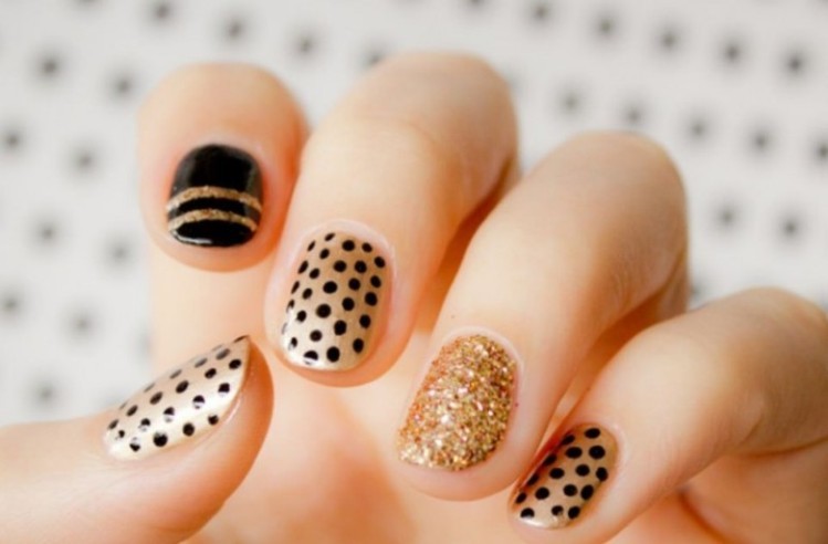 glitter nail art ideas 205 89+ Glitter Nail Art Designs for Shiny & Sparkly Nails - 207