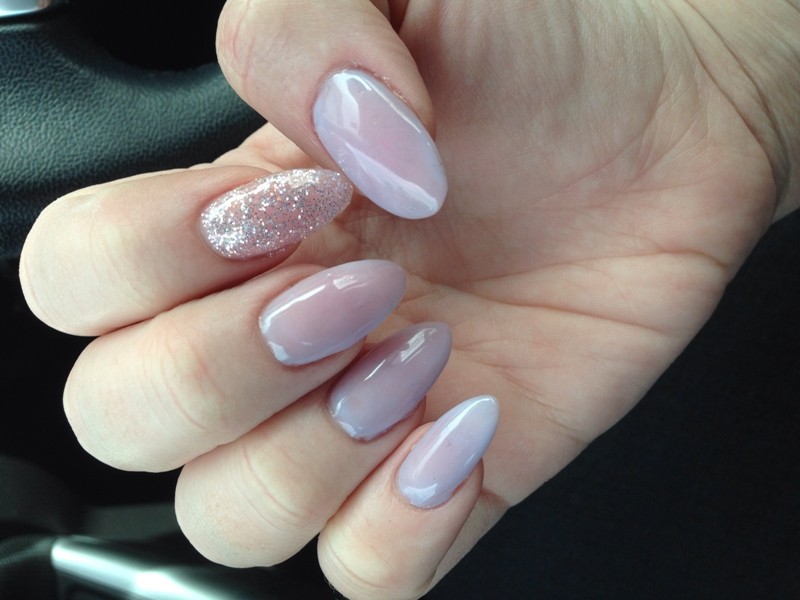glitter nail art ideas 218 89+ Glitter Nail Art Designs for Shiny & Sparkly Nails - 220