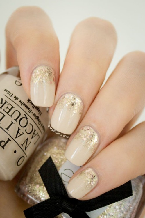 glitter nail art ideas 27 89+ Glitter Nail Art Designs for Shiny & Sparkly Nails - 29