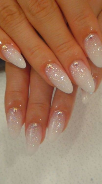 glitter nail art ideas 3 89+ Glitter Nail Art Designs for Shiny & Sparkly Nails - 5