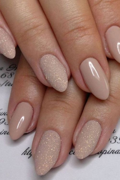 glitter nail art ideas 30 89+ Glitter Nail Art Designs for Shiny & Sparkly Nails - 32