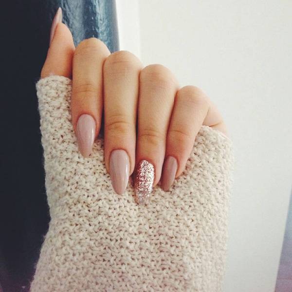 glitter nail art ideas 90 89+ Glitter Nail Art Designs for Shiny & Sparkly Nails - 92