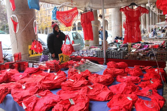 New Year around the World.. One Event, Various Traditions 9 red underwear bancarella New Year around the World.. One Event, Various Traditions - 9