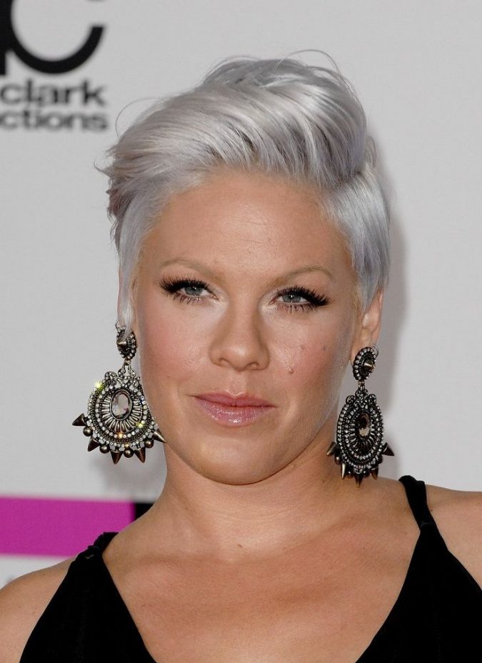 silver hair 2 16 Celebrity Hottest Hair Trends for Summer - 39
