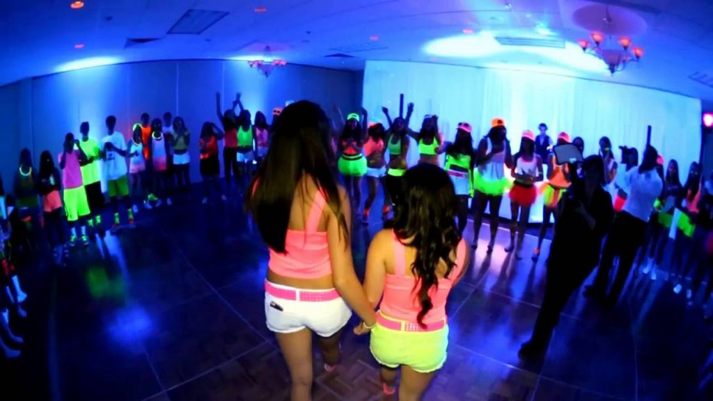 5 Tips to Make Your Sweet 16 Party Memorable 6 Entertainment 5 Tips to Make Your Sweet 16 Party Memorable - 6
