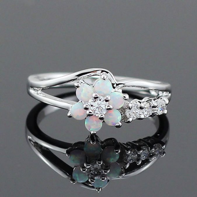 18 New Jewelry Trends for This Summer 2 Floral Ring 18 New Jewelry Trends for This Summer - 2
