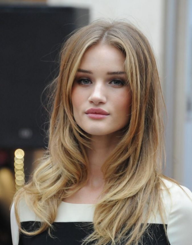 blonde-face-frame-hairstyle-layered-hairstyle-675x863 Best 2020 hairstyles for straight thin hair - Give it FLAIR!
