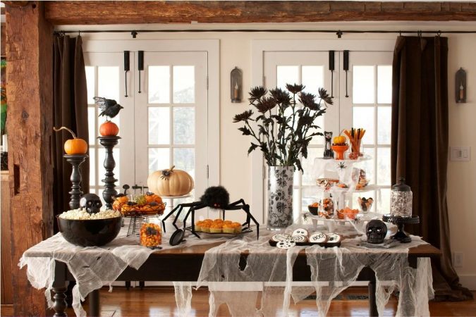 15 Creative Ideas for Hosting Party in Small Spaces 9 indoor Halloween Decoration and party 15 Creative Ideas for Hosting Party in Small Spaces - 9