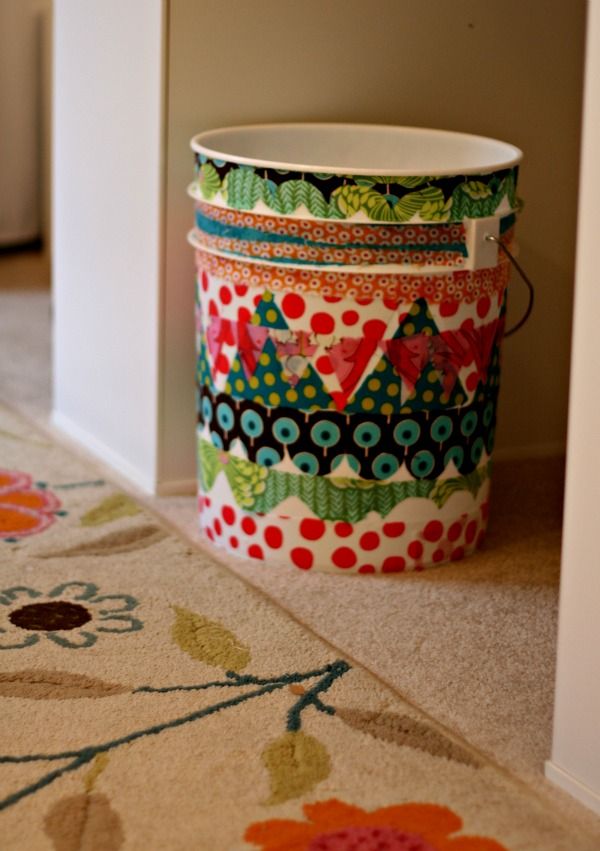 trash can 15 Creative Ideas for Hosting Party in Small Spaces - 17