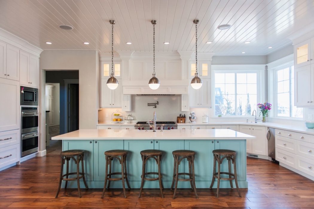 vintage-inspired-kitchen-lighting 13 Modern Ways to Decorate Your Kitchen!
