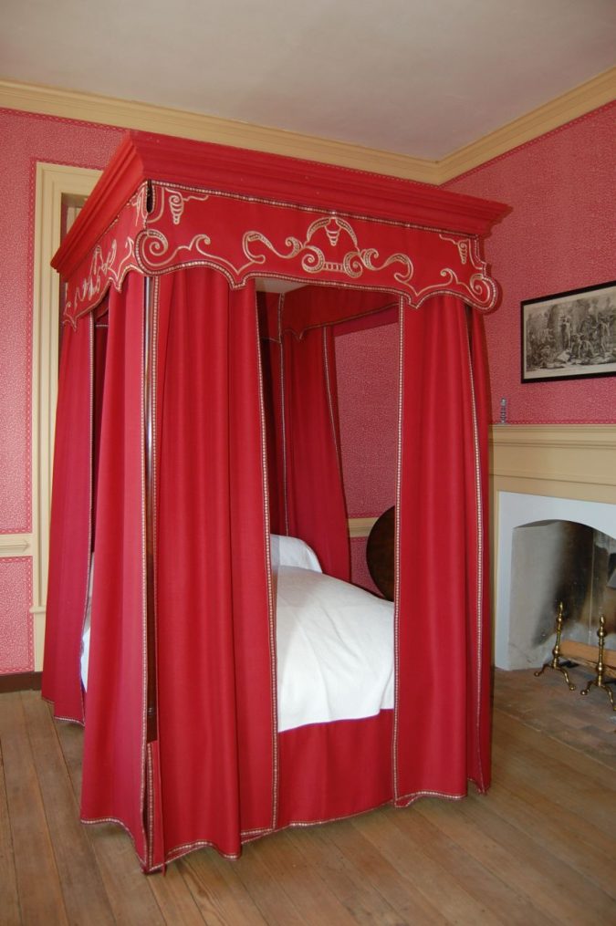 Canopy Bed Canopy Beds through History... 35+ Bedroom Designs - 22