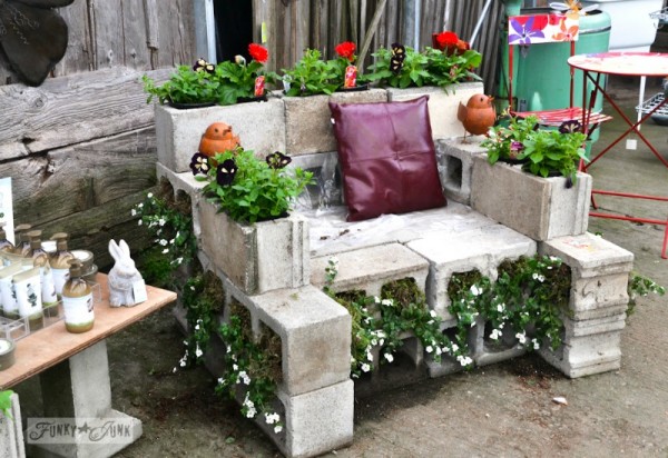 Cinder-Blocks-garden-benches 15 killer Garden Bench Decoration Ideas