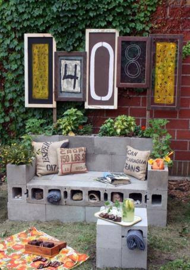 Cinder-Blocks-garden-benches1 15 killer Garden Bench Decoration Ideas