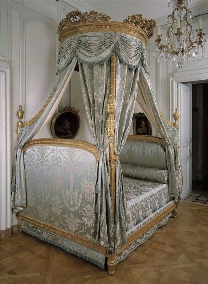Classic canopy bed blue interiors french interiors Canopy Beds through History... 35+ Bedroom Designs - 3