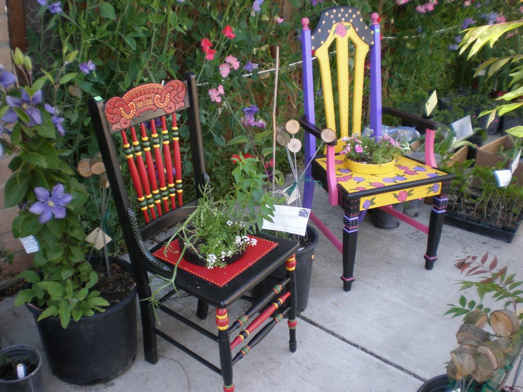 Rainbow-bench2 15 killer Garden Bench Decoration Ideas