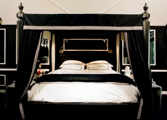 canopy-bed-black-and-white-royal-bedroom-675x486 Canopy Beds through History... 35+ Bedroom Designs