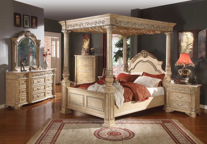 classic-canopy-bedroom-675x471 Canopy Beds through History... 35+ Bedroom Designs