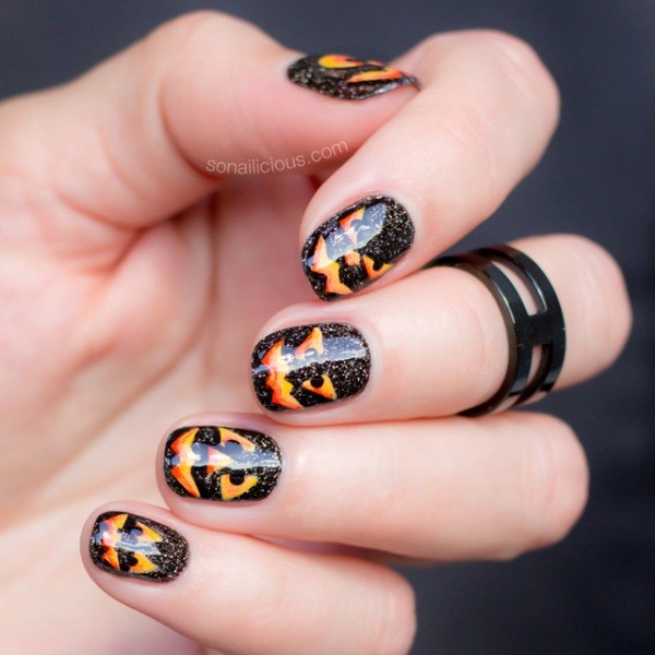 85+ Seriously Spooky Halloween Nail Art Ideas 34 halloween nail ideas 101 85+ Seriously Spooky Halloween Nail Art Ideas - 34